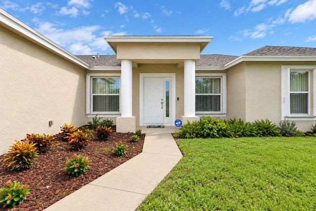 2 of 40 - 326 Se Starfish Avenue, Port St. Lucie, FL