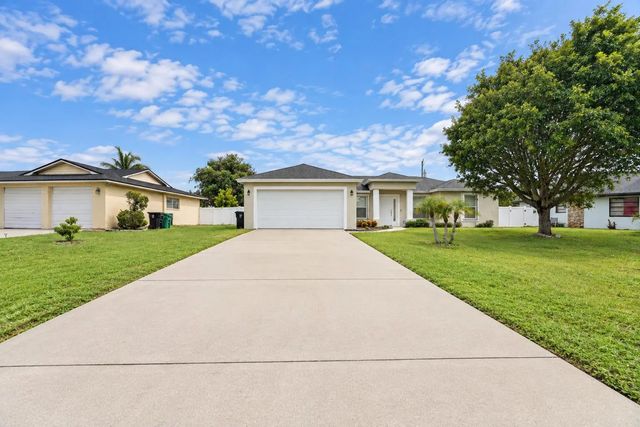 3 of 40 - 326 Se Starfish Avenue, Port St. Lucie, FL
