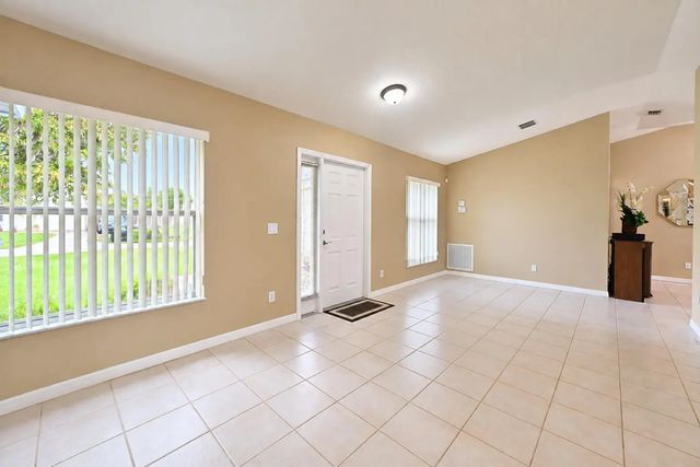5 of 40 - 326 Se Starfish Avenue, Port St. Lucie, FL