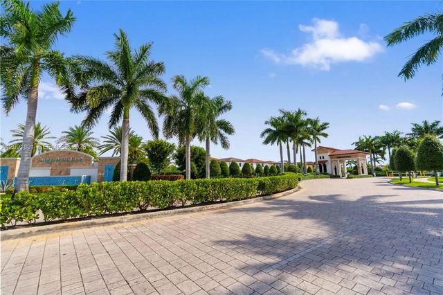 2 of 33 - 10496 W 33rd Lane, Hialeah, FL