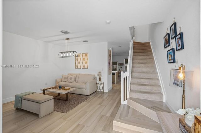 5 of 33 - 10496 W 33rd Lane, Hialeah, FL