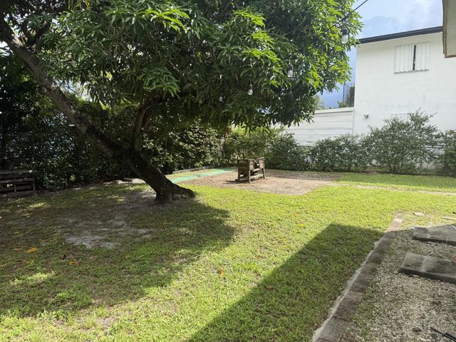 5 of 27 - 1419 Nw 44th Street #1, Miami, FL