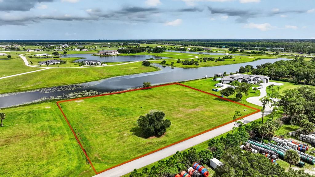 6027 Sw Hidden Lake Lane, Palm City