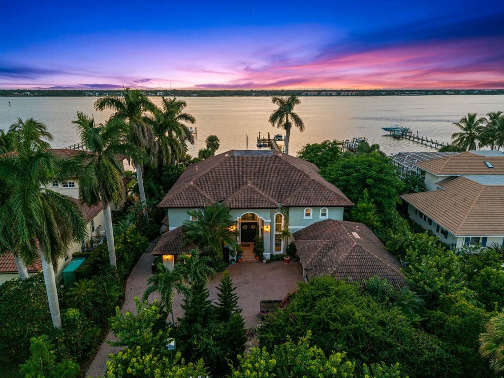 2362 Nw Bay Colony Court, Stuart