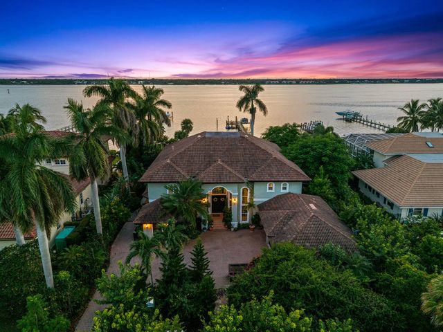 2362 Nw Bay Colony Court, Stuart