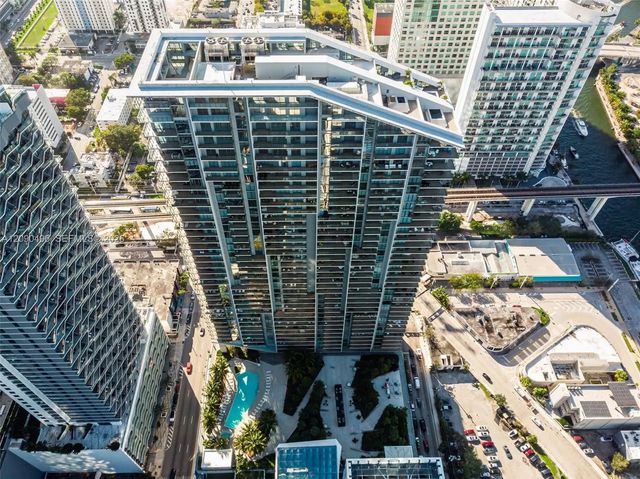 2 of 43 - 88 Sw 7th Street #1901, Miami, FL