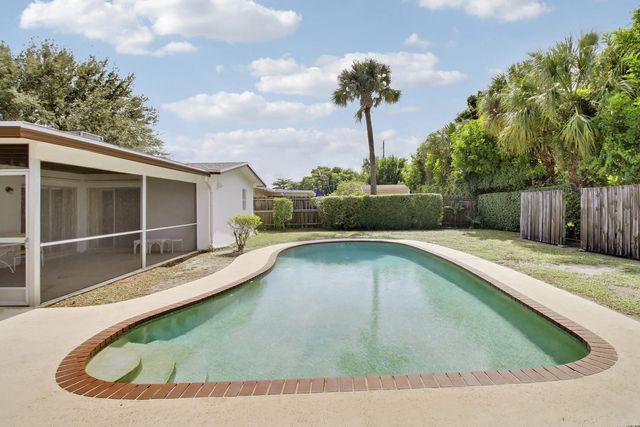 3 of 28 - 313 Balsam Street, Palm Beach Gardens, FL