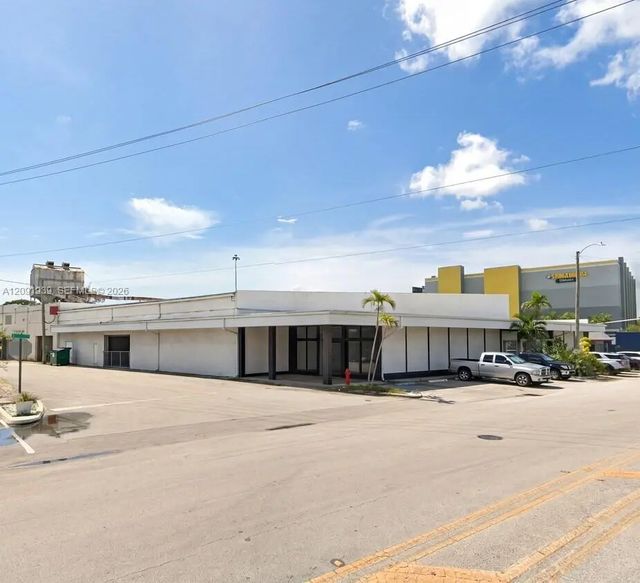 4 of 8 - 3300 Se 6th Avenue, Fort Lauderdale, FL