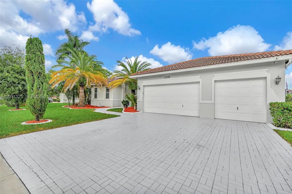 15976 Sw 4th Street, Pembroke Pines