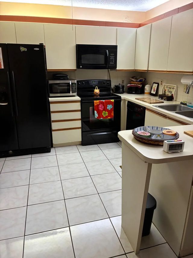 5 of 13 - 6768 10th Avenue N #115, Lake Worth, FL
