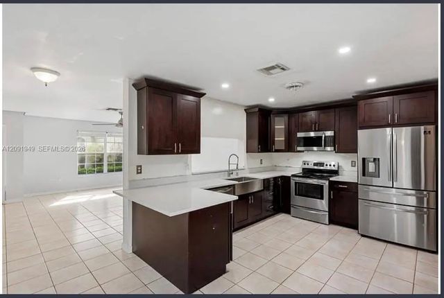 3 of 20 - 10837 Nw 8th Street, Pembroke Pines, FL