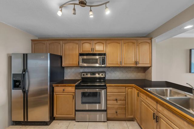 5 of 54 - 6 Royal Palm Way #307, Boca Raton, FL