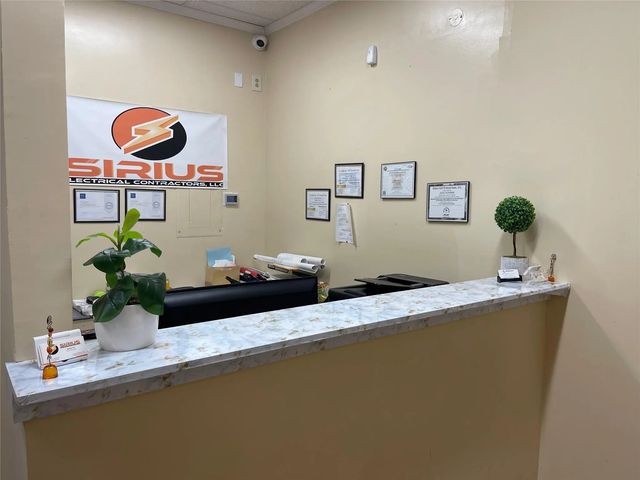 3 of 25 - 4700 W Prospect Road #103, Fort Lauderdale, FL