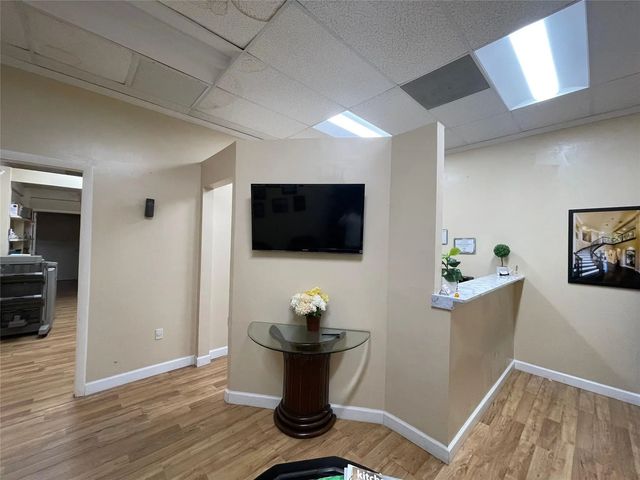 4 of 25 - 4700 W Prospect Road #103, Fort Lauderdale, FL