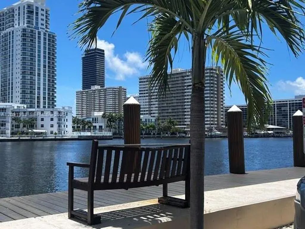 111 Golden Isles Drive #f7, Hallandale Beach