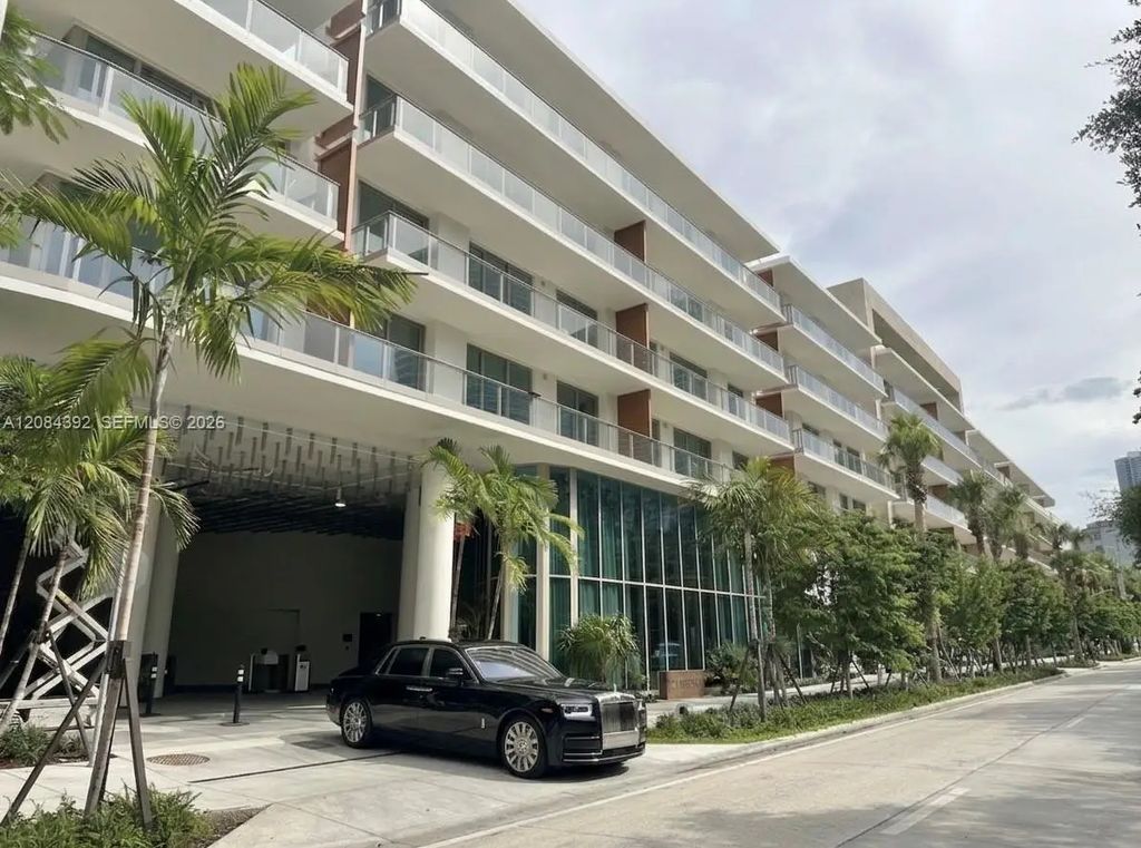 2200 Brickell Avenue #313, Miami