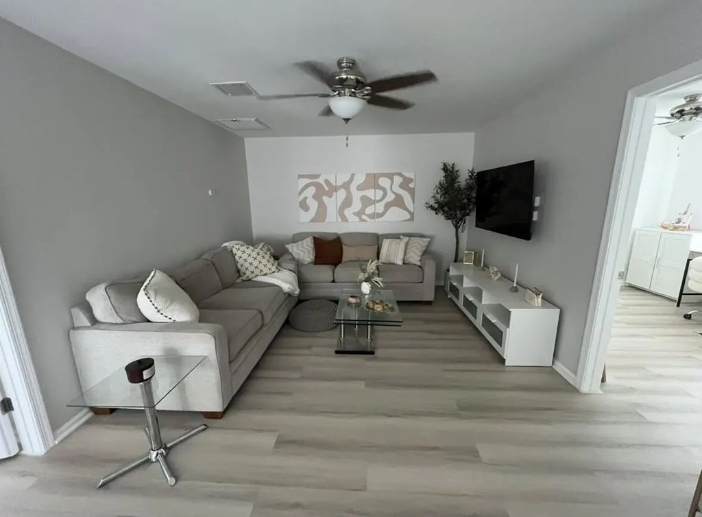 11892 Sturbridge Lane, Wellington