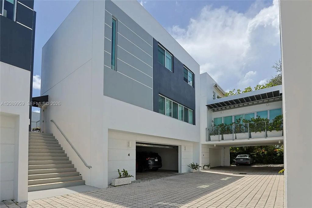 7520 Sw 59th Place #4d, South Miami