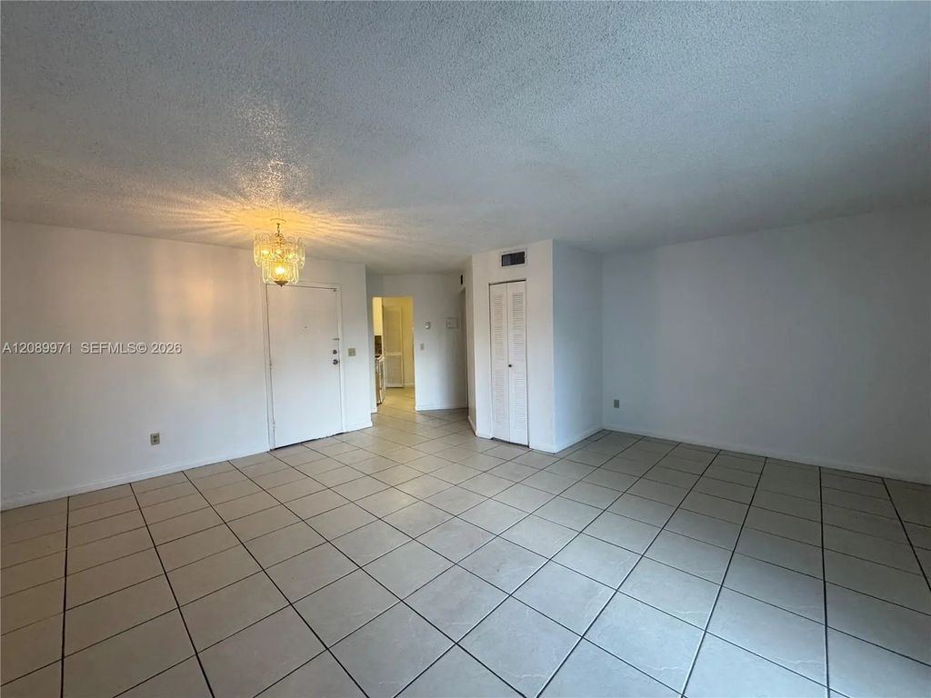 888 Ne 132nd Street #205, North Miami