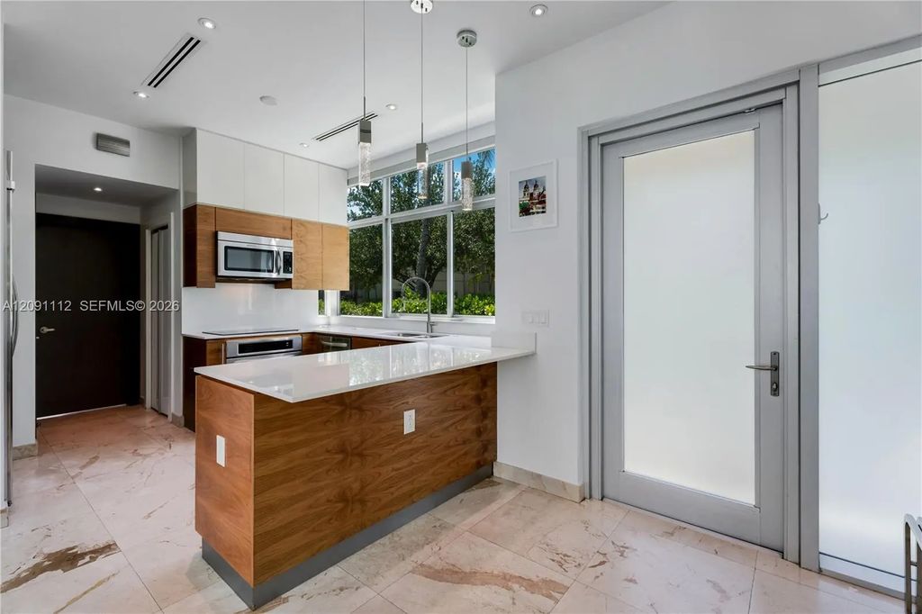 548 Fernwood Road #548, Key Biscayne