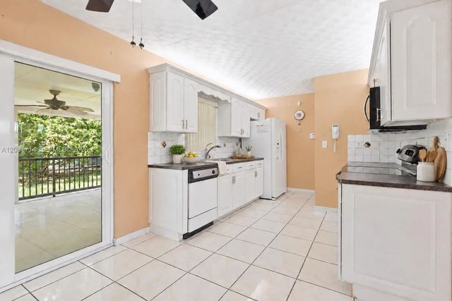 5 of 41 - 7200 Sw 132nd Avenue, Miami, FL