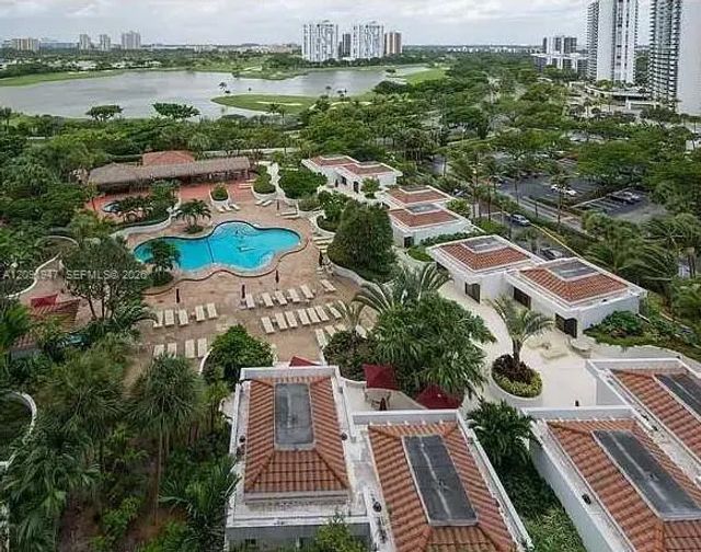 2 of 13 - 20281 E Country Club Drive #1105, Aventura, FL