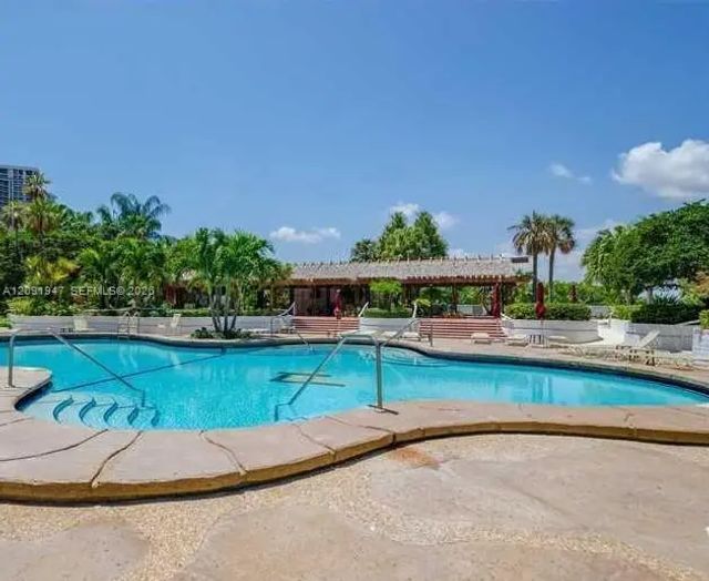 4 of 13 - 20281 E Country Club Drive #1105, Aventura, FL