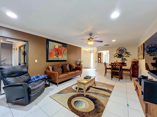 3 of 27 - 281 Amber Court, Royal Palm Beach, FL