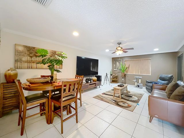 5 of 27 - 281 Amber Court, Royal Palm Beach, FL