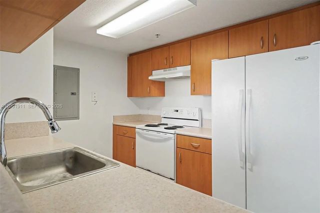 2 of 12 - 816 Nw 11th Street #906, Miami, FL