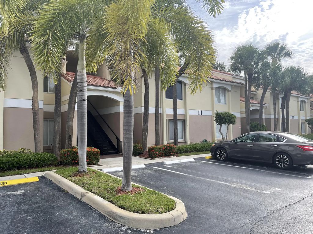 815 W Boynton Beach Boulevard #11-203, Boynton Beach