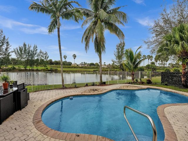 2 of 41 - 2111 Reston Circle, Royal Palm Beach, FL