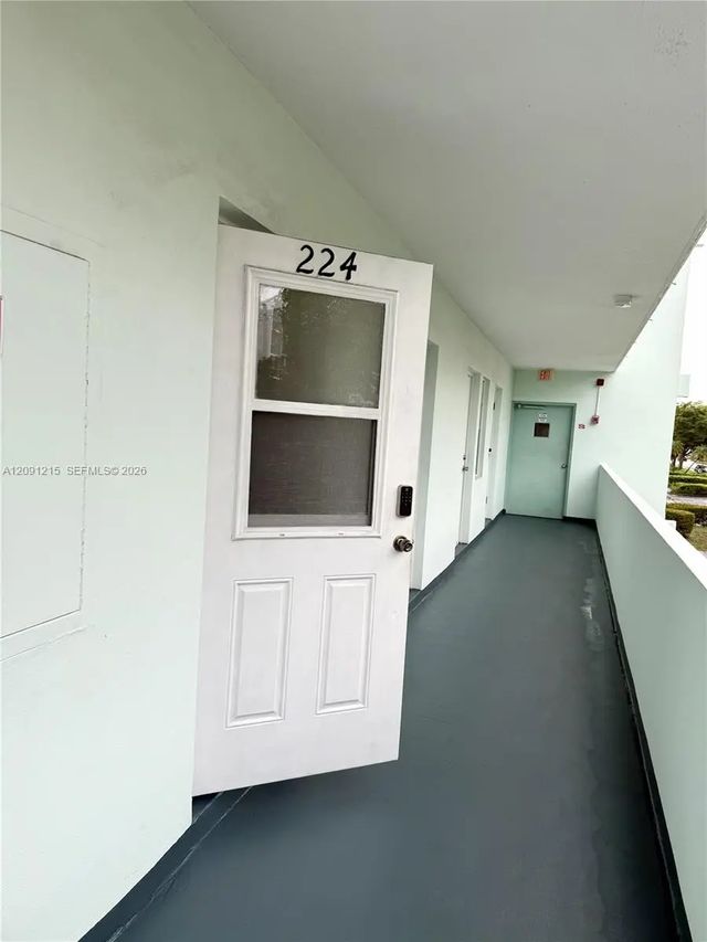 5 of 24 - 600 Ne 14th Avenue #224, Hallandale Beach, FL