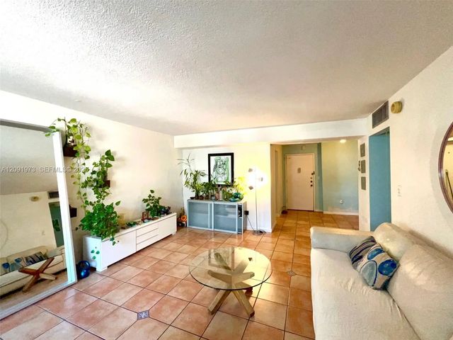 4 of 35 - 1658 Bay Road #203, Miami Beach, FL