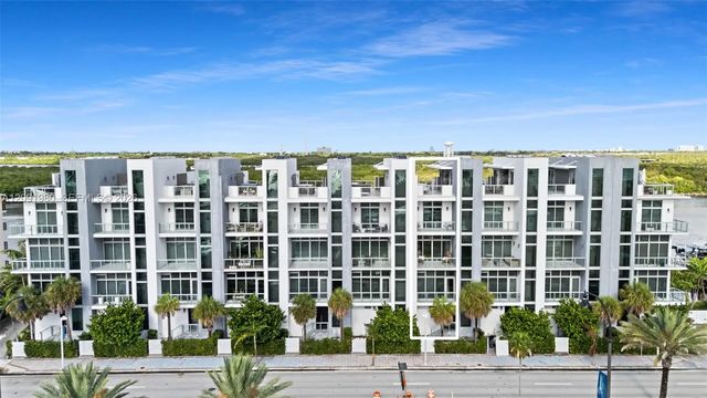 4 of 33 - 2860 N Ocean Drive, Hollywood, FL