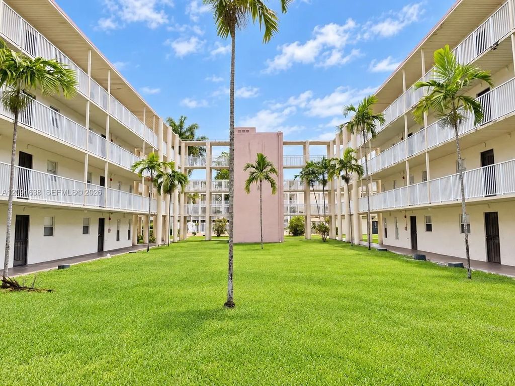2800 Nw 56th Avenue #f302, Lauderhill