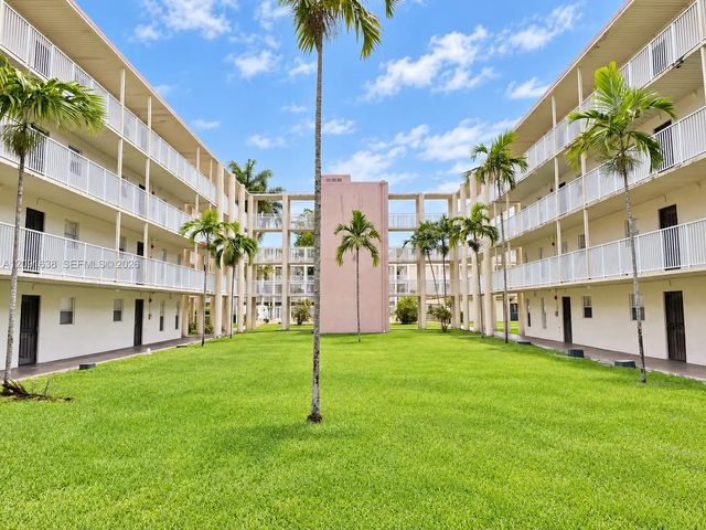 2800 Nw 56th Avenue #f302, Lauderhill