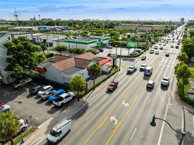 4 of 7 - 7101 Sw 8th Street, Miami, FL