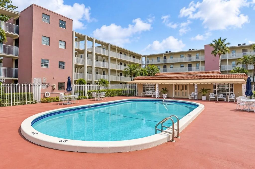 2800 Nw 56th Avenue #g204, Lauderhill