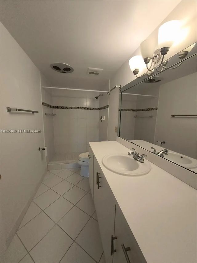 5 of 25 - 1501 S Ocean Drive #605, Hollywood, FL