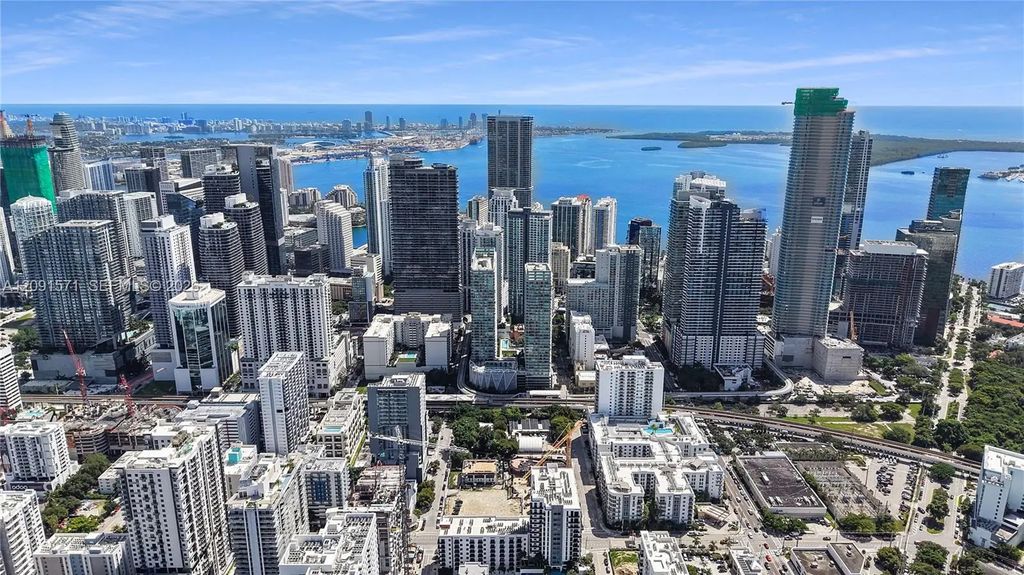 1111 Sw 1st Avenue #3220-n, Miami
