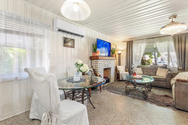 4 of 30 - 418 Kern Street, West Palm Beach, FL