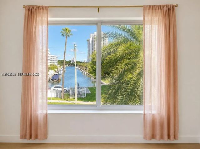 4 of 40 - 1631 Ne 114th Street #307, Miami, FL