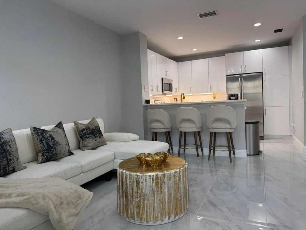 115 S Longport Circle #d, Delray Beach