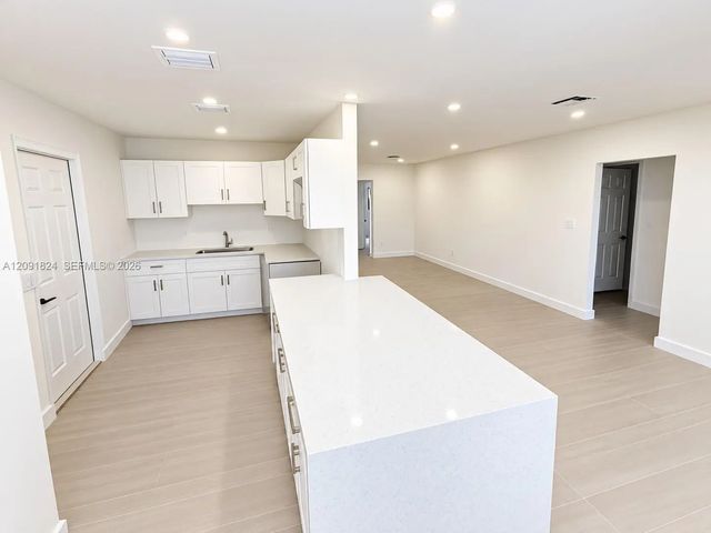 5 of 23 - 10260 Sw 173rd Street, Miami, FL