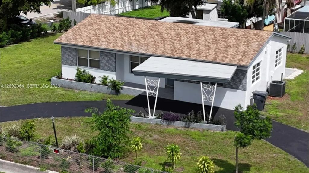 831 N 72nd Way, Hollywood