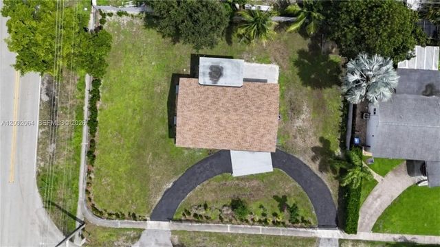 3 of 34 - 831 N 72nd Way, Hollywood, FL