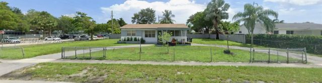 4 of 34 - 831 N 72nd Way, Hollywood, FL