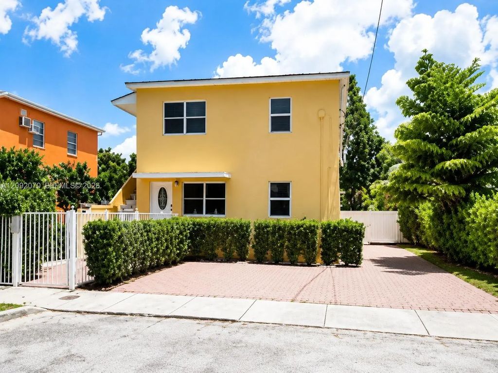 985 Sw 10th Street, Miami