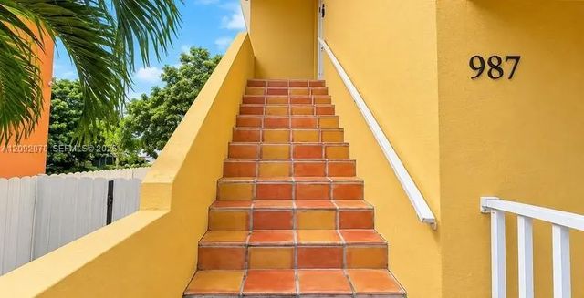 2 of 25 - 985 Sw 10th Street, Miami, FL